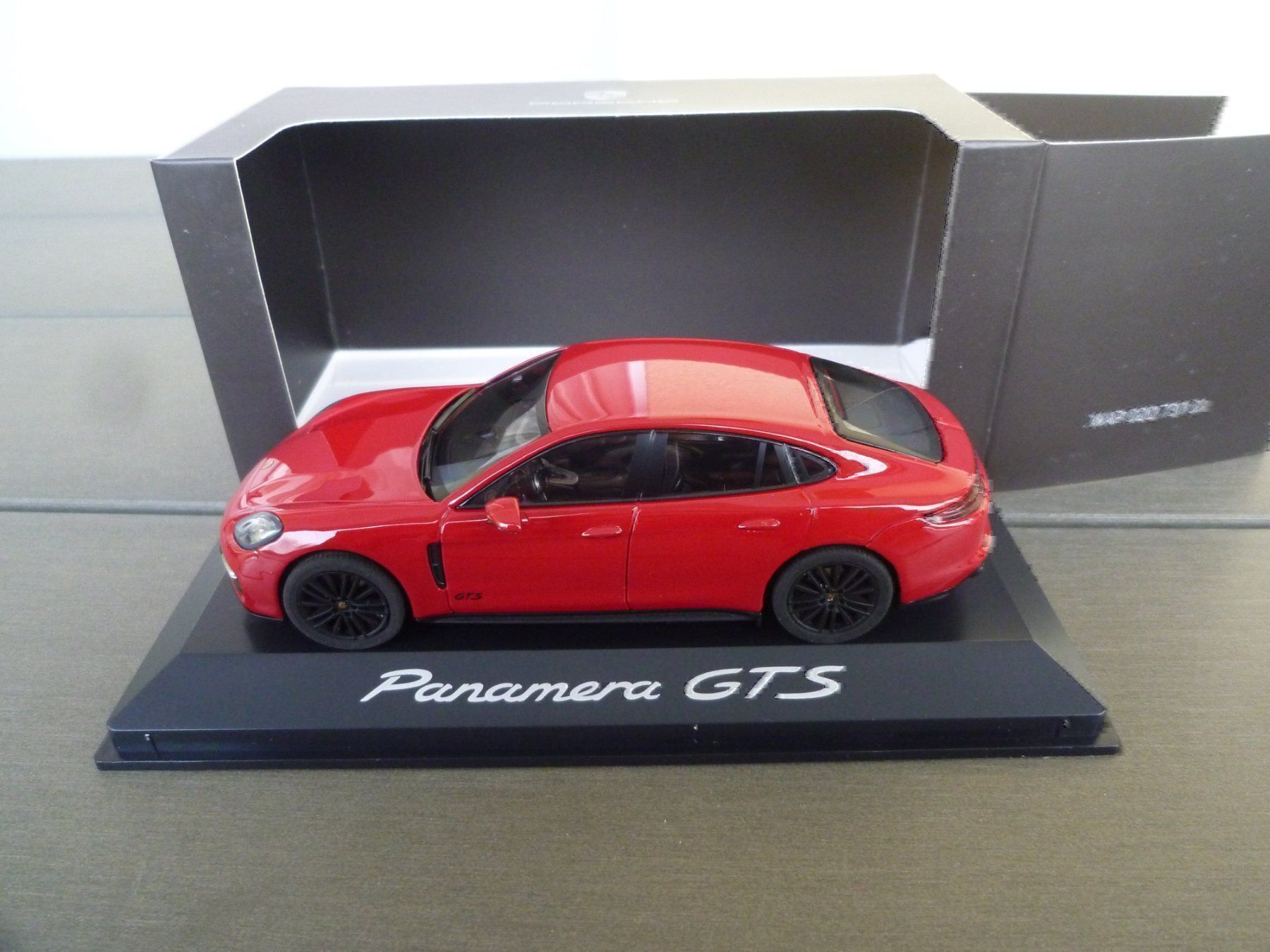 Minichamps Modellini d'auto: Porsche Panamera GTS – Nuovo e nell'imballaggio originale da Flawil venduto da Imperiosud 4