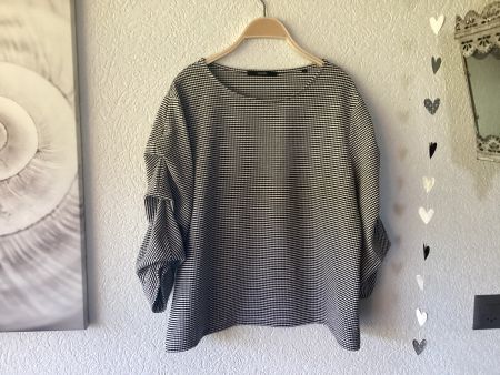 Bluse von Someday Gr.40 schwarz/weiss mit speziellen Ärmel