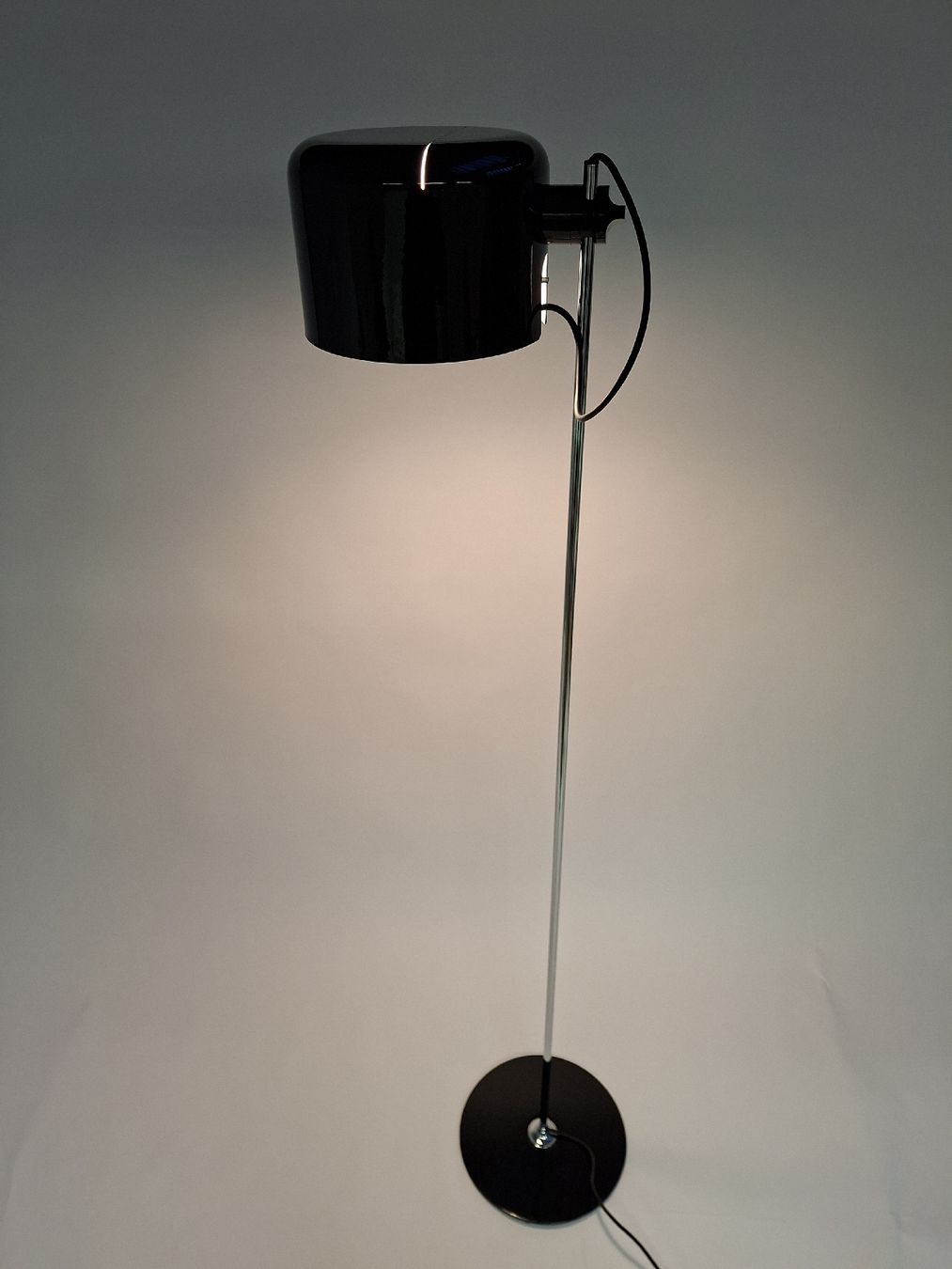 Oluce Lampade: Oluce Coupe von Joe Colombo – Usato da Gümligen venduto da V10-Shop 5