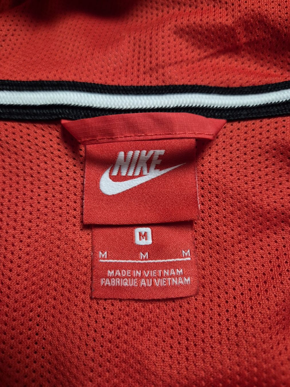 Nike Giacche: Nike Paris Saint-Germain PSG Windrunner Grösse M – Nuovo (secondo la descrizione) da St. Gallen venduto da CaliSunshine 4