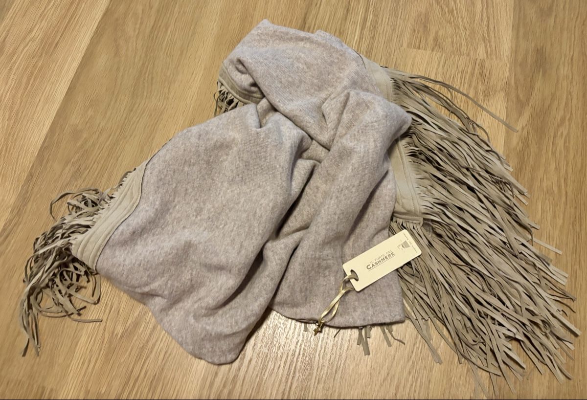 Altro in  Abbigliamento & Accessori: Cashmere Mix Poncho mit Fransen – Nuovo (secondo la descrizione) da Baden venduto da Tiffany6878 8
