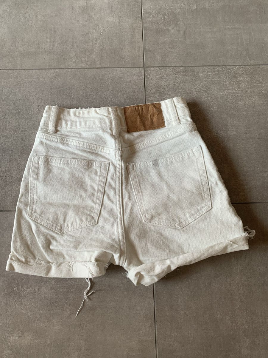 H&M Pantaloni: Jeans shorts – Usato da Zürich venduto da chi_7k5b 1