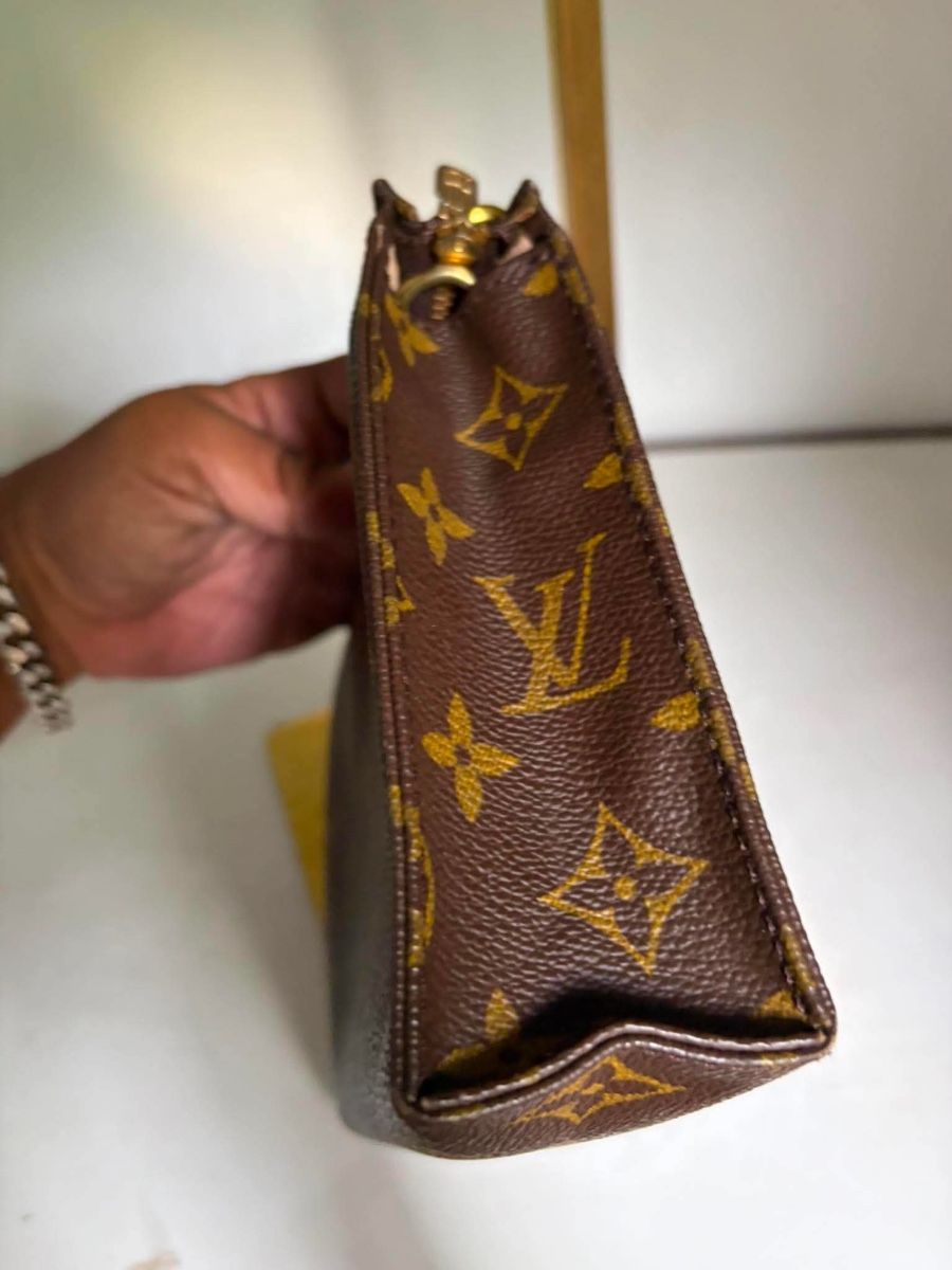 Louis Vuitton Taschen: Louis Vuitton Toiletry Pouch 19 cm – Gebraucht aus Widnau von Pukpan_99 2