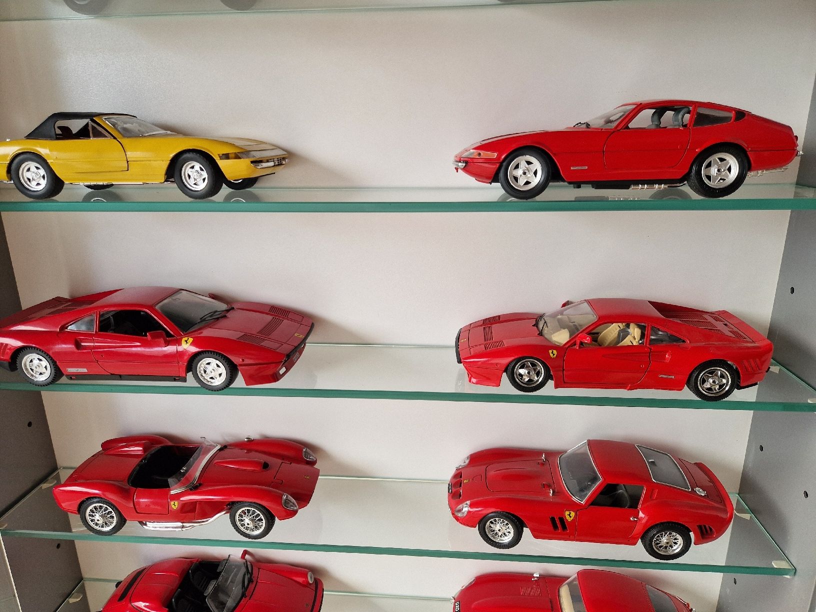 Ferrari Modellini d'auto: Modelle Auto Ferrari 🚗 – Usato da Arbon venduto da Mayak_Sound