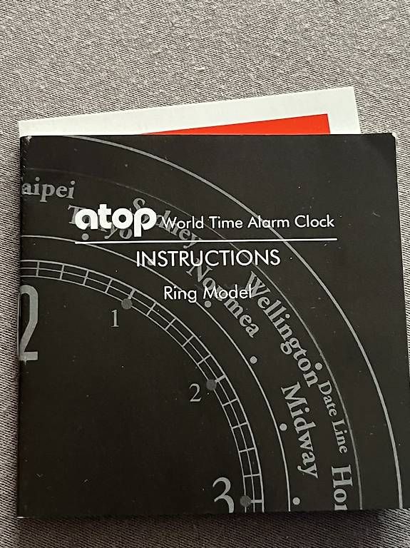 Orologi: Neu World Time Alarm Clock Atop – Usato da Luzern venduto da Alhae 2