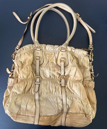 Prada Nappa Gaufré Tasche