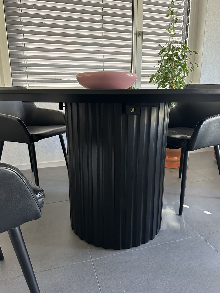 Hk Living Tavoli: Connox Designer Tisch 140cm – Usato da Rüschlikon venduto da don_hbj8 1