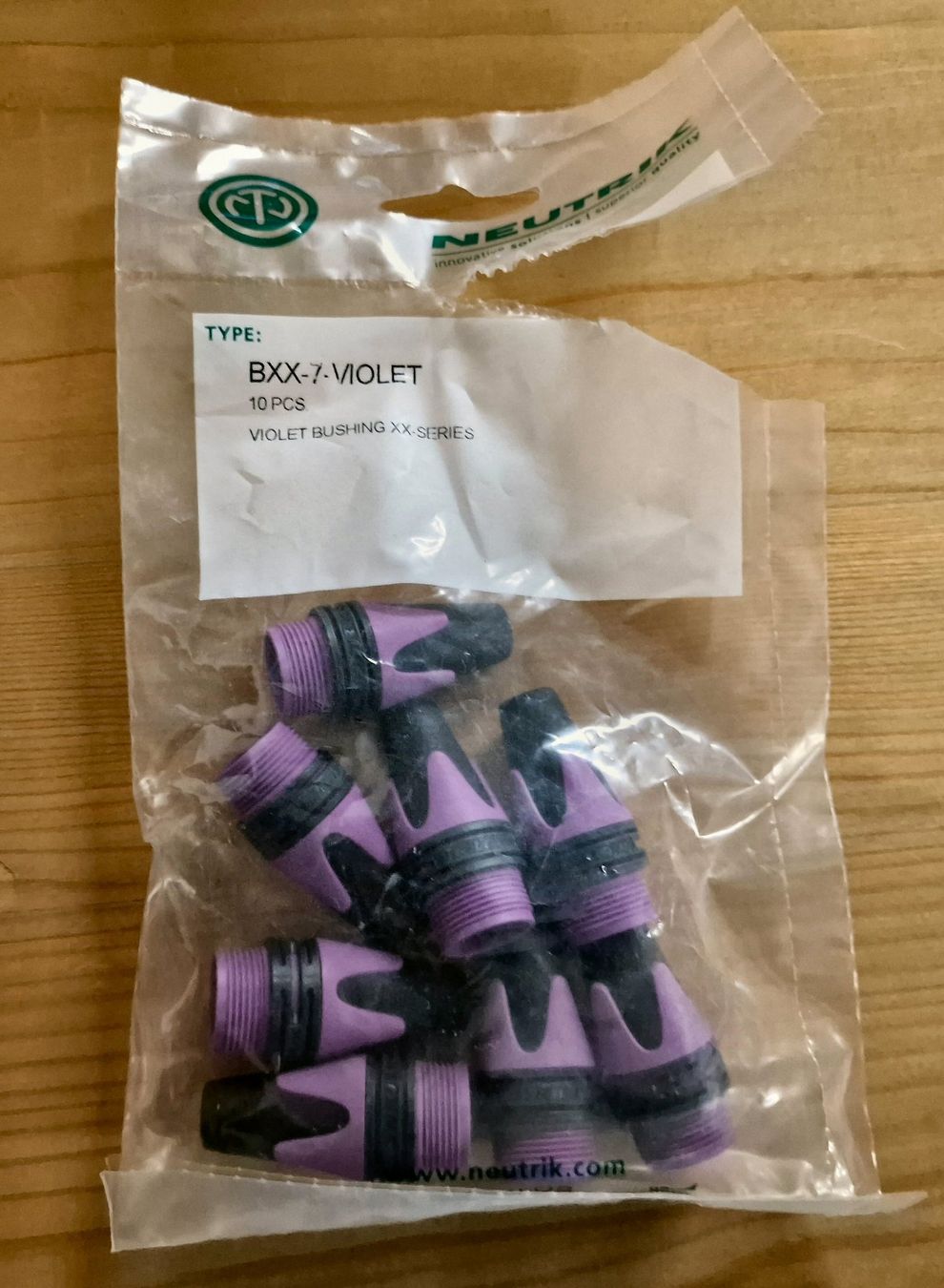 Neutrik Cavi: Neutrik XLR Cable Sleeves - 46pcs – Nuovo e nell'imballaggio originale da Zofingen venduto da Rodeln 4