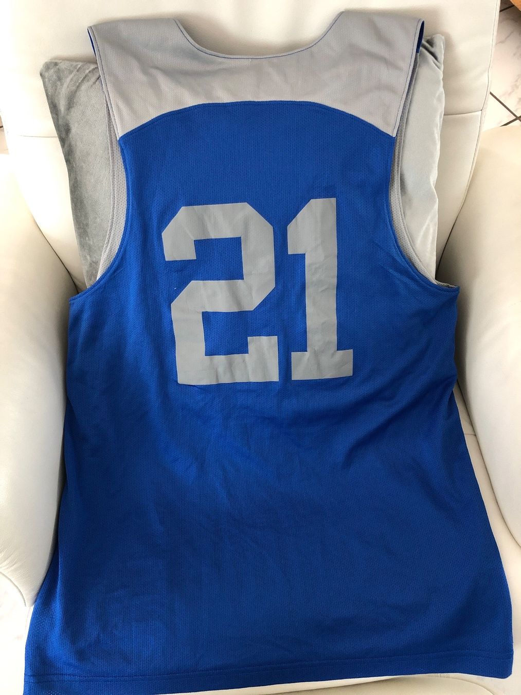 Leibchen & Hosen: Basketball-Tricot YDBL Nr.21 – Gebraucht aus Bettwiesen von cofrarium 1
