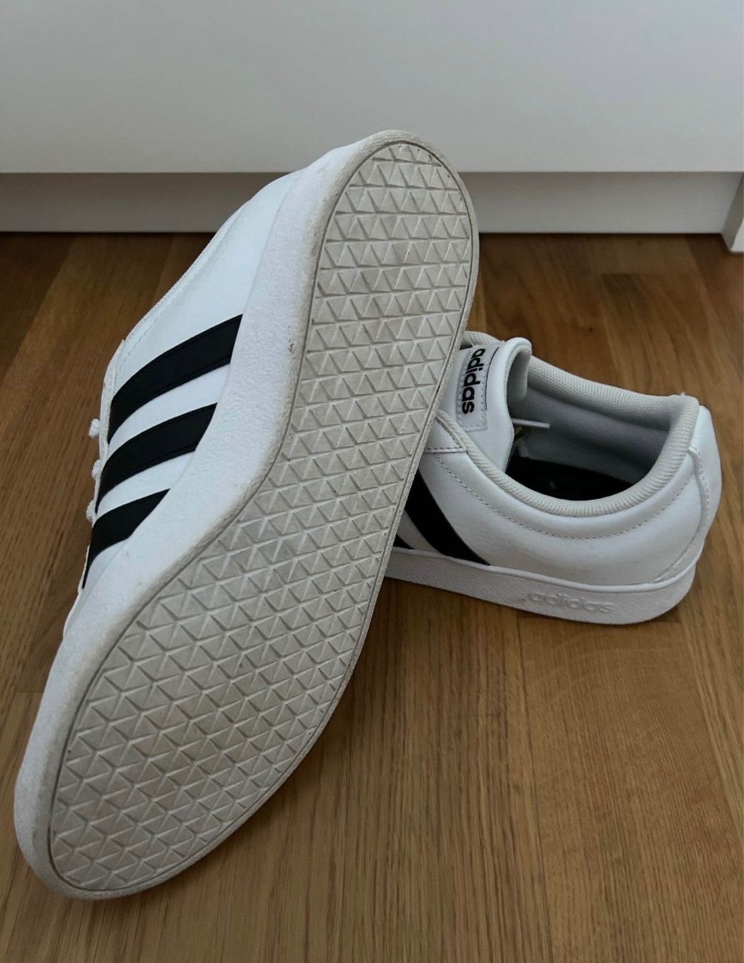 Adidas Herrenschuhe: Baskets Adidas blanches – Gebraucht aus Gland von astra18 4