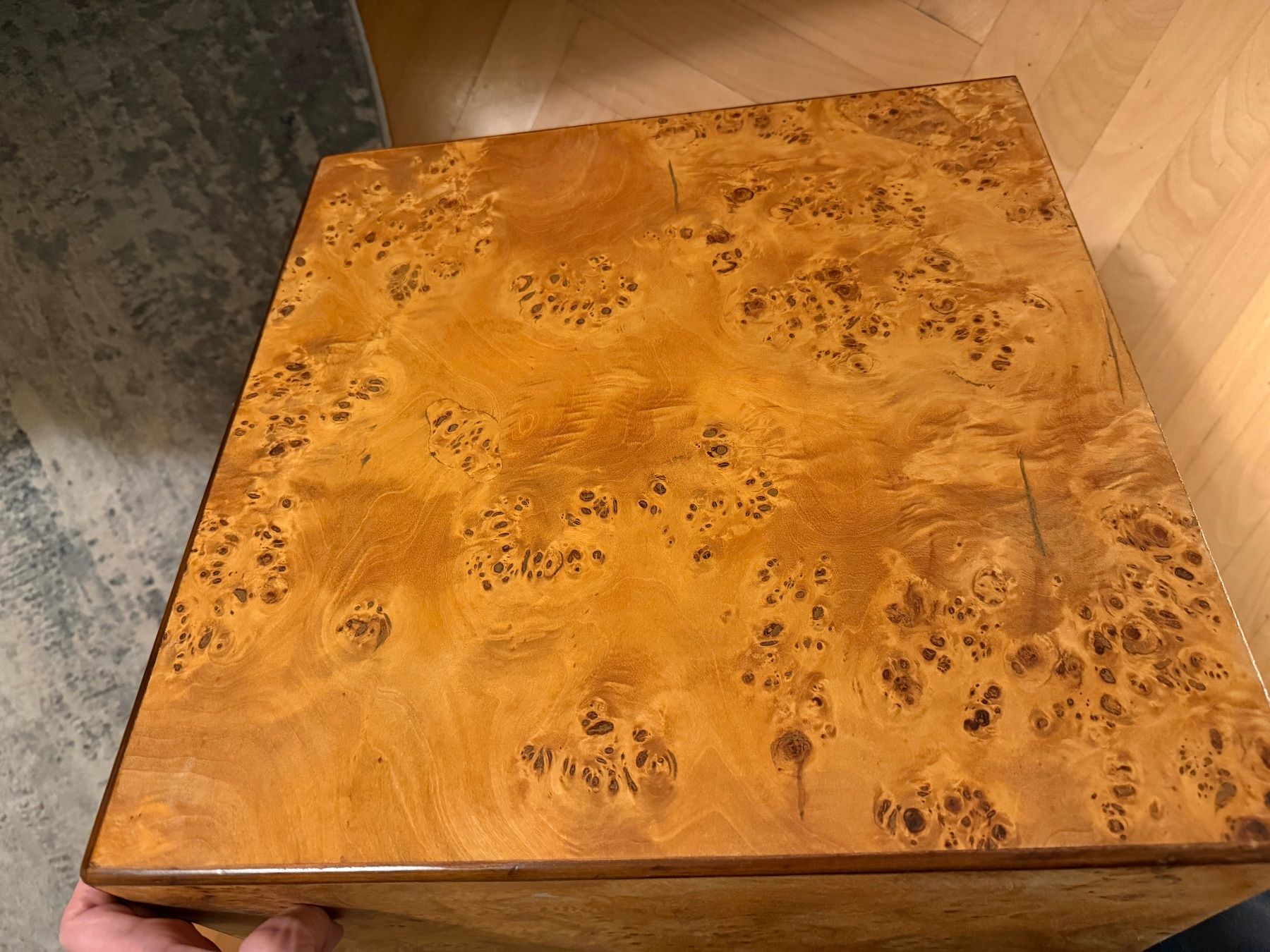 Comodini: Pair Burl Wood Cube Side Tables, Nightstands – Usato da Zürich venduto da kas_g26m 6