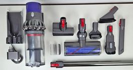 DYSON V10 - Top Zustand - viel Zubehör - Akku neuwertig