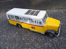 Bus La poste métal