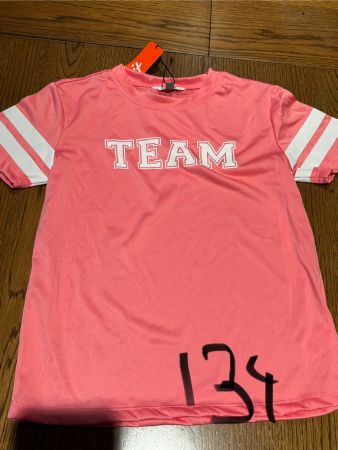 T-shirt fille synthétique sèche vite taille 134 neuf