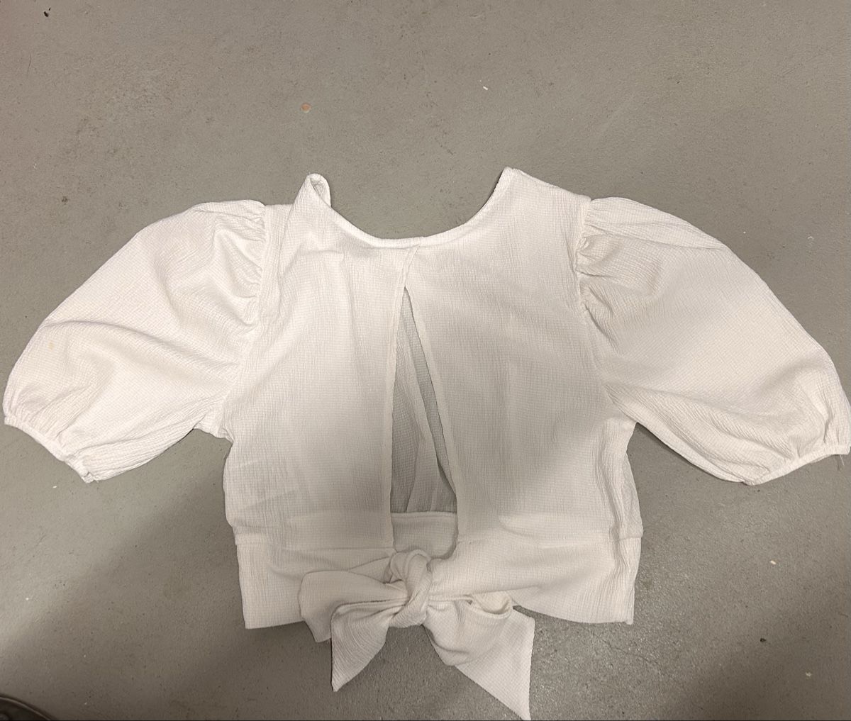 H&M Camicette: Weisses Damen Crop Top – Nuovo (secondo la descrizione) da Glattbrugg venduto da Lara_G06 1