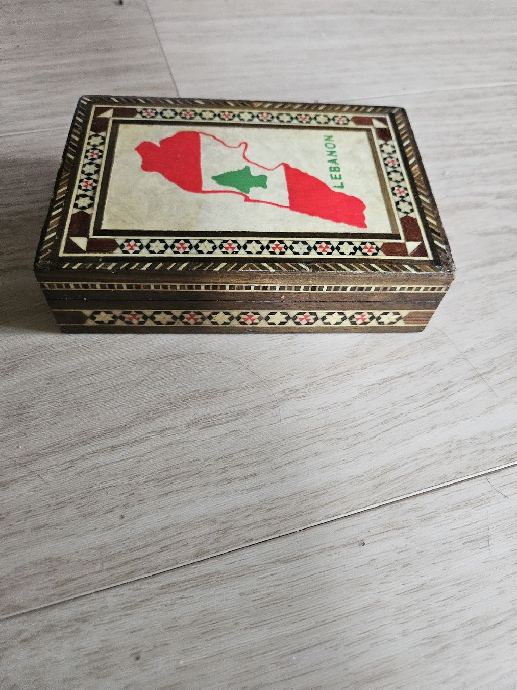 Dosen: Boîte en bois décorative - Souvenir du Liban – Gebraucht aus La Joux FR von car_ck96 4