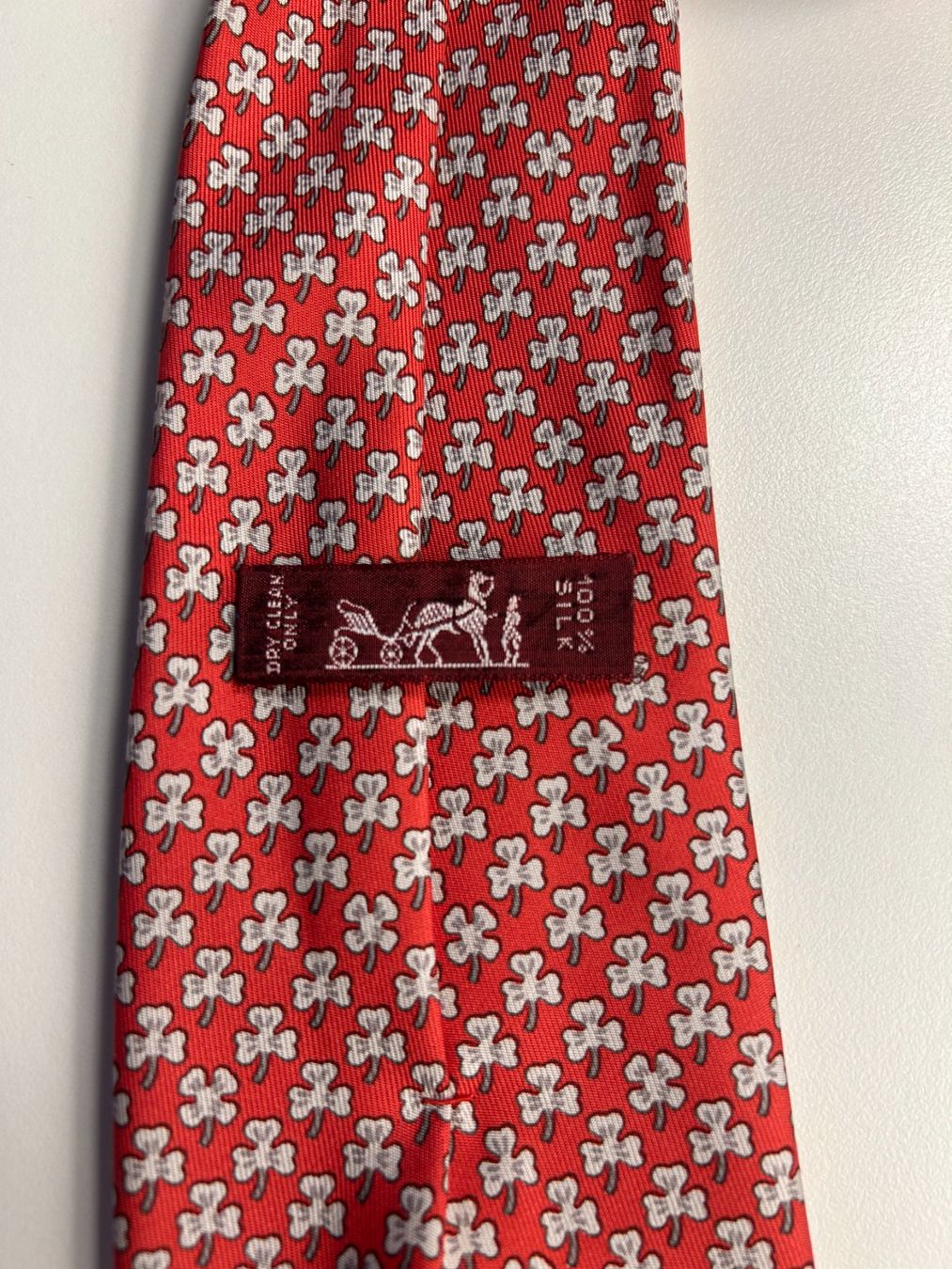 Hermès Cravatte: Hermès Kleeblatt Krawatte – Nuovo (secondo la descrizione) da Bern venduto da kurtikobolt74 2