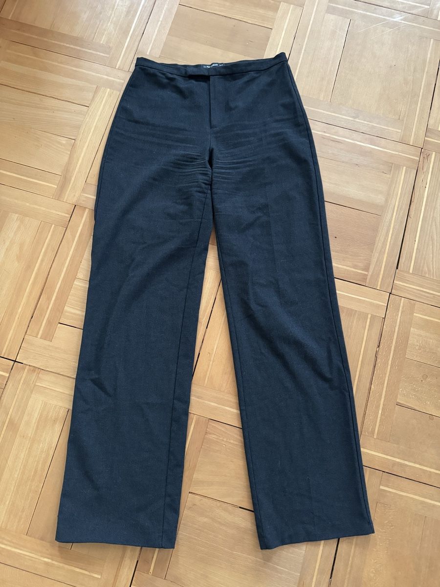Pull&Bear Pantaloni: Pull&Bear Stoffhose Hose dunkelgrau Gr. 36 – Usato da Wittenbach venduto da Apicel