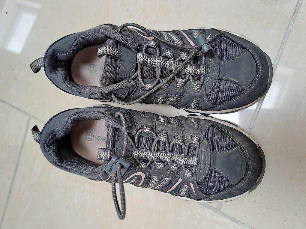 Chaussures filles: zu verkaufen WANDERSCHUHE Mädchen – D'occasion à Oftringen par Gladiator76