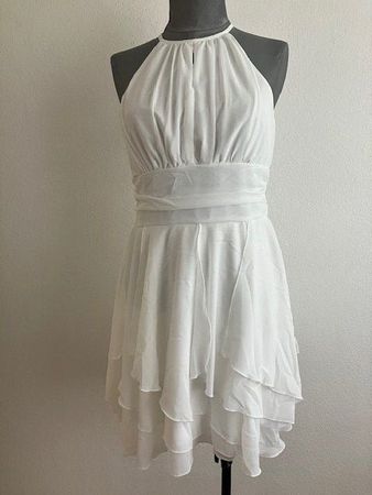Robe blanche d'été, idéale pour les fêtes! Taille 38
