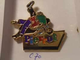 1 Pierrot Glace Schwinger Pin (C70)