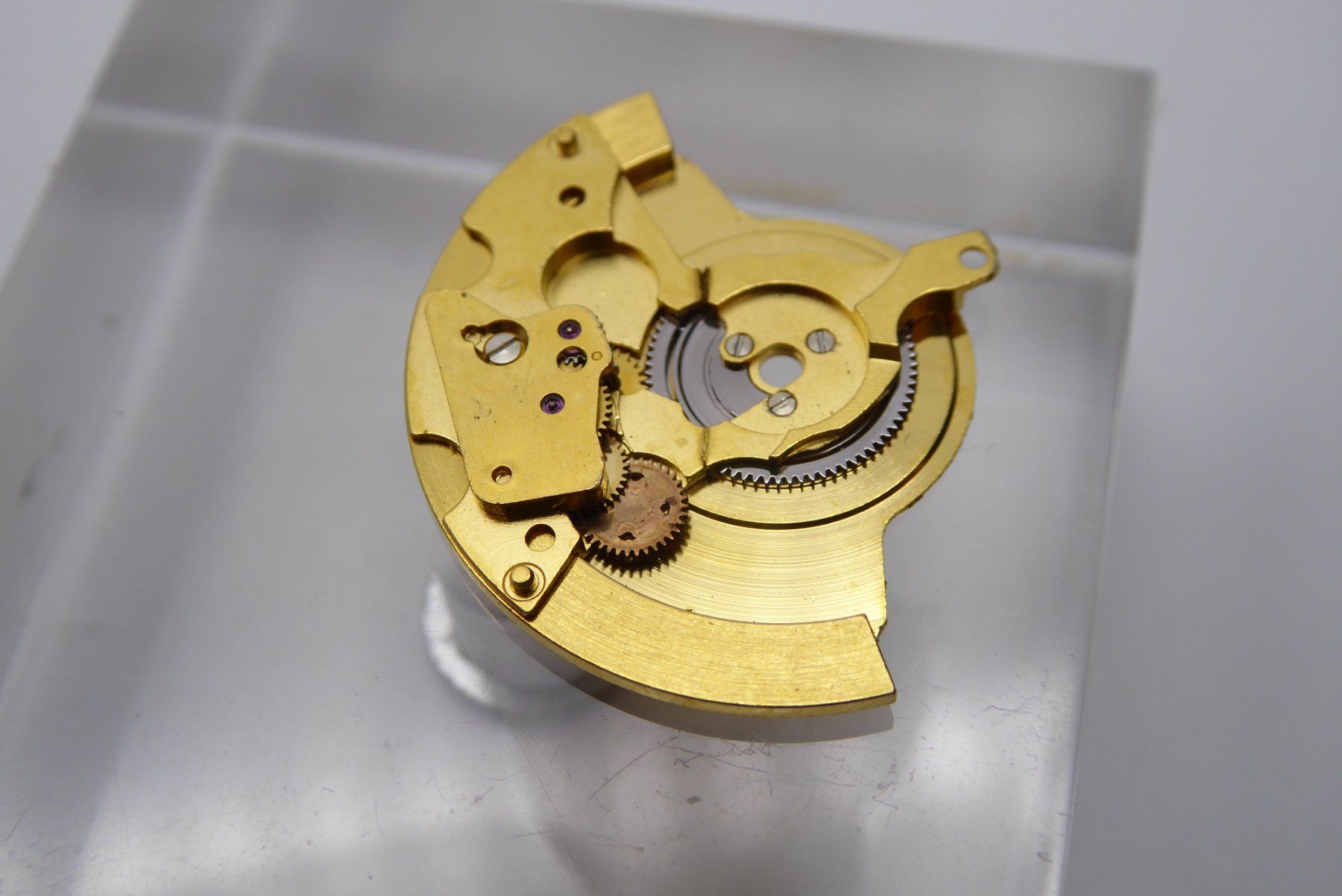 Omega Orologi: Omega Oscillating Weight Automatic Rotor cal. 1140 – Usato da Geneve venduto da adr_xk6n 4
