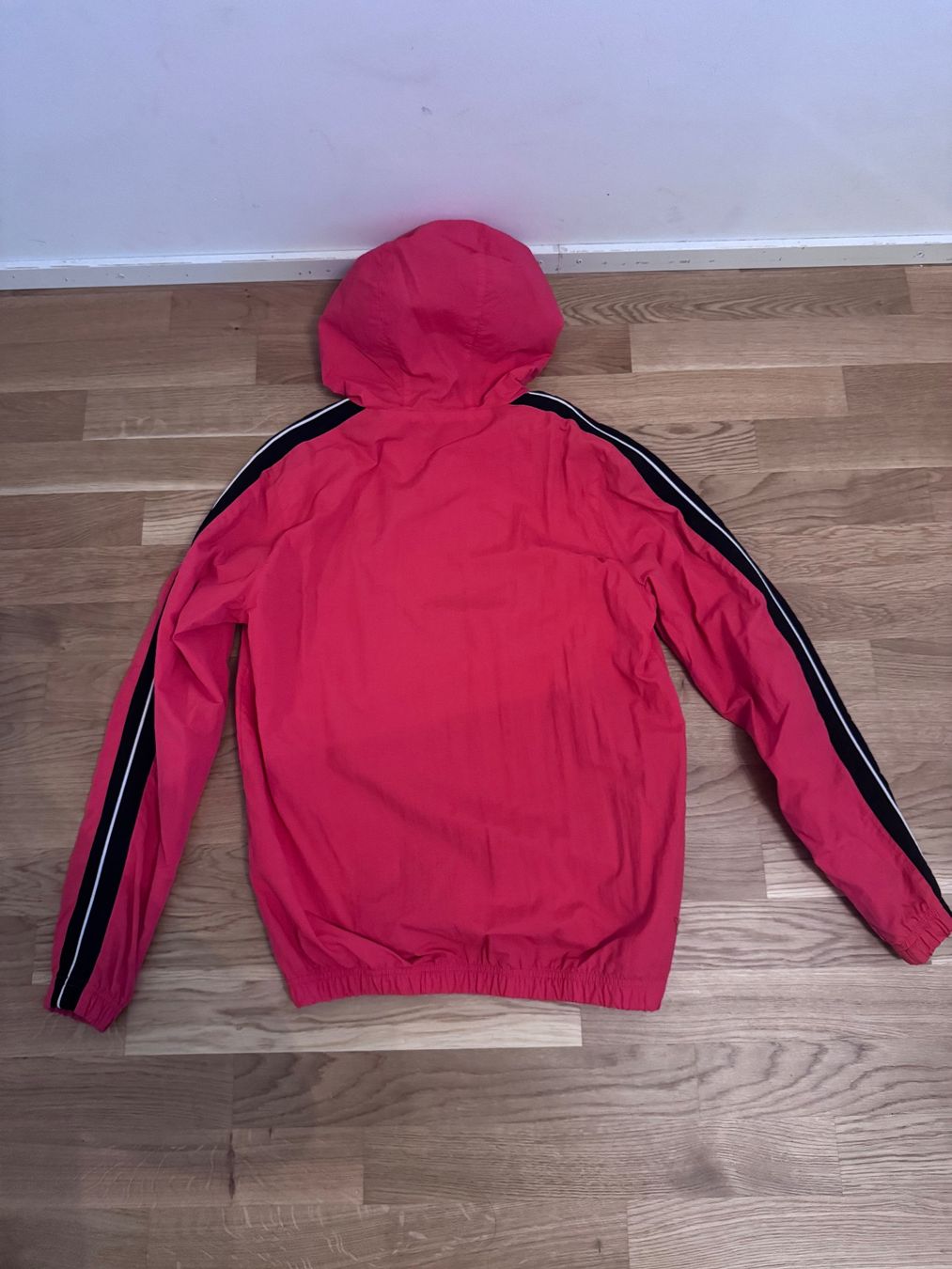 Ellesse Giacche: Veste Ellese rouge – Usato da Genève venduto da jer_r7x8 1