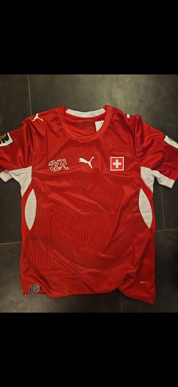 Canottiere & Pantaloni: Fussballtrikot Schweiz Gr.S – Nuovo (secondo la descrizione) da Sempach-Station venduto da marco.r
