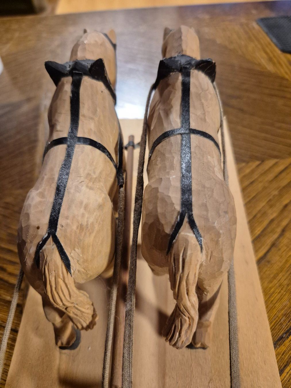 Statuette: Geschnitztes Pferdefuhrwerk – Usato da Stein AR venduto da Bienli4 5