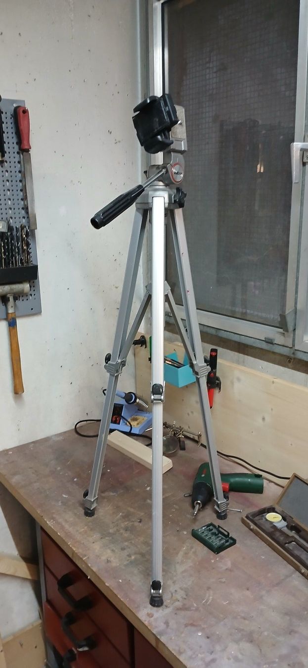 Videocamere: Velbon stativ – Usato da Ostermundigen venduto da Jbu94