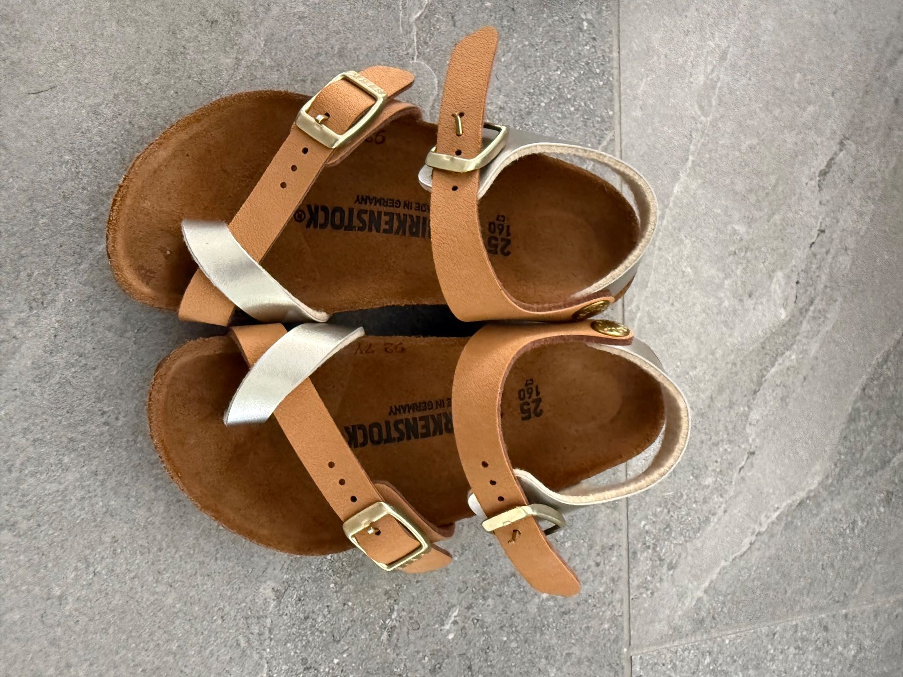 Birkenstock Scarpe per ragazzi: Birkenstock Sandals Size 25 – Nuovo (secondo la descrizione) da Adliswil venduto da Sale12 4