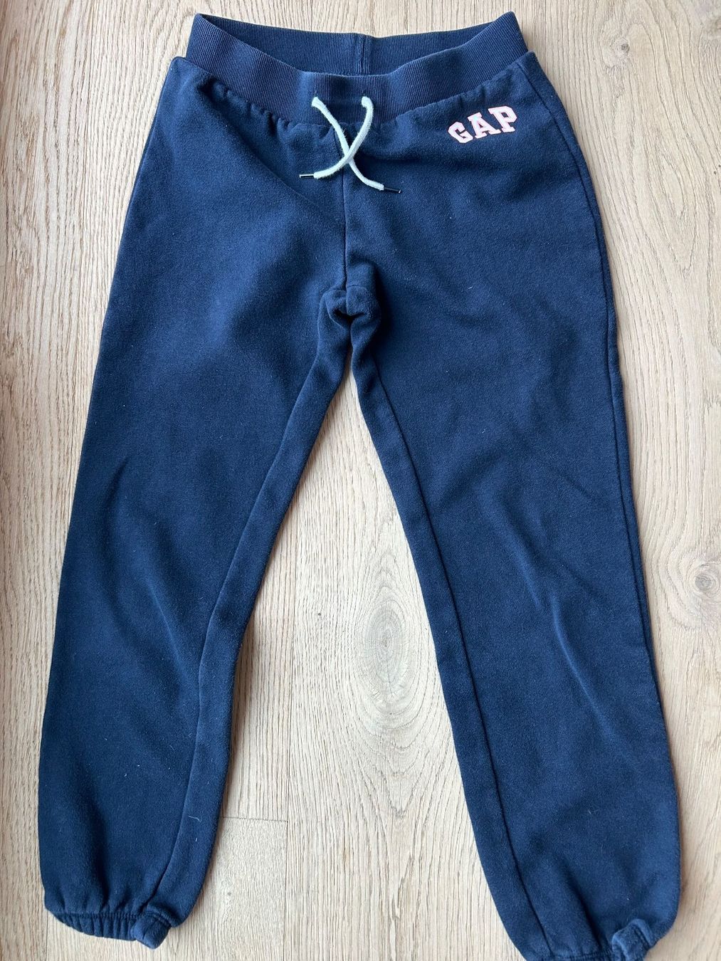 Gap Pantaloni: Trainerhose GAP, Grösse 10 – Usato da Zürich venduto da Aez.01