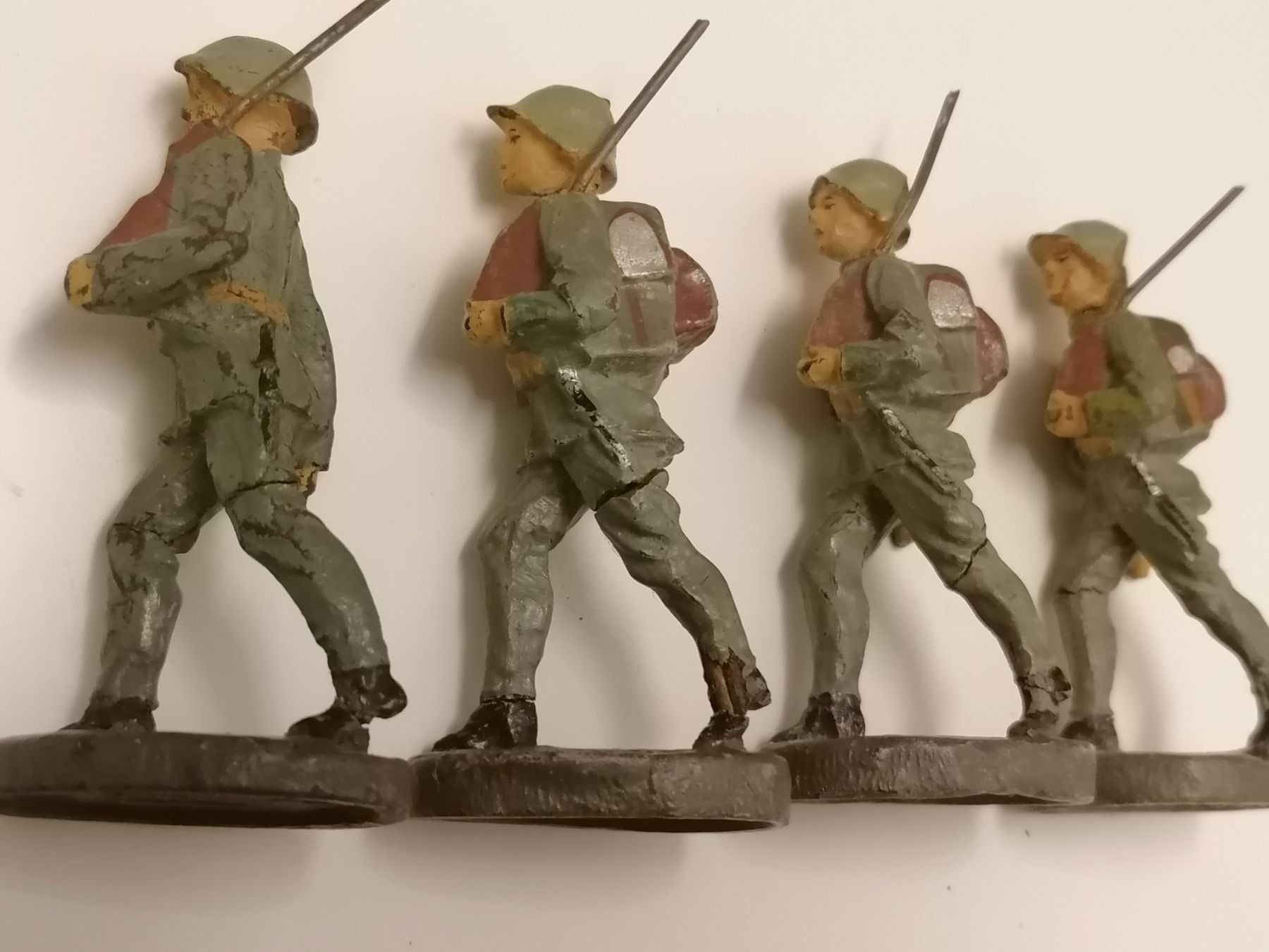 Elastolin Spielzeuge: Elastolin Soldaten 4Stk. – Gebraucht aus Basel von vintagecollector 5