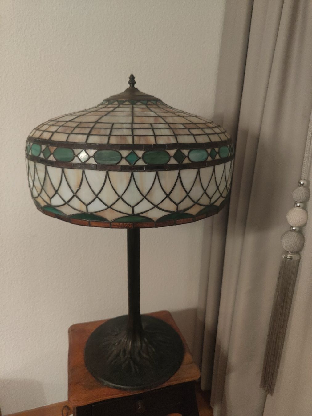 Lampade: Tiffany Lampe mit Bronz Lampenfuss – Usato da Volketswil venduto da rerererarara 6