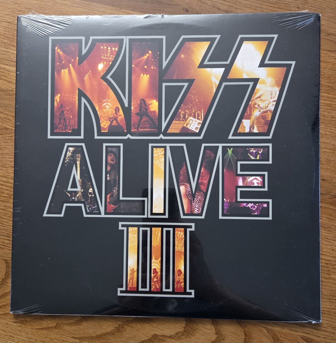 Schallplatten: KISS - Alive III (US) – Neu (gemäss Beschreibung) aus Neyruz FR von RocketRide