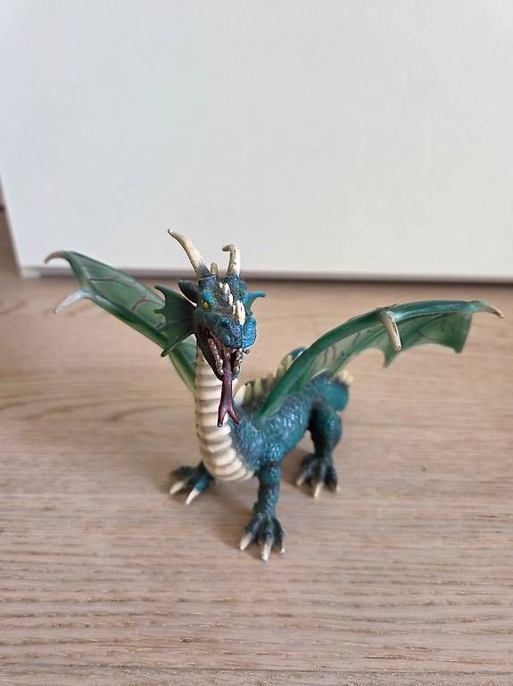 Statuette: Zwei Drachen und eine Ritter-Figur – Usato da Therwil venduto da jas_zjx8 1