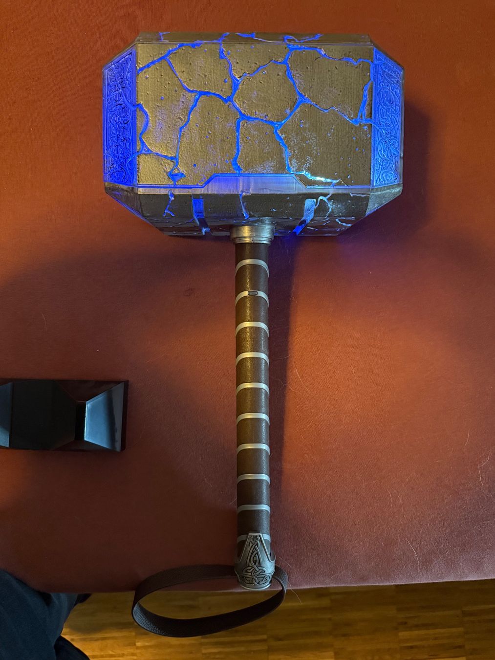 Tutte le decorazioni: Thor Hammer Replika mit LED-Leuchtfunktion, neuwertig Hasbro – Nuovo (secondo la descrizione) da Glarus venduto da dean94 2