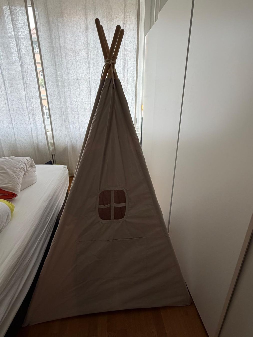 Autres lits & meubles pour enfants: Kinderzelt Tipi Zelt Spielzelt – D'occasion à Bern par pacolino22