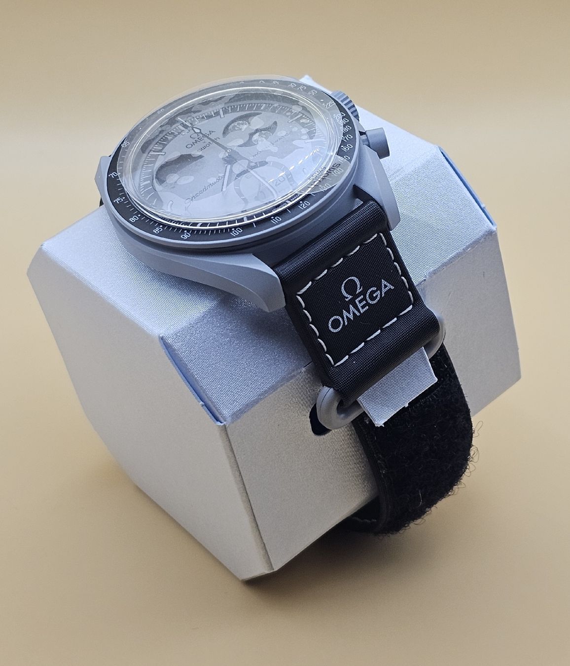 Omega Montres: Omega Swatch Moonswatch – Neuf avec emballage d'origine à Moosseedorf par Auktionsende 4
