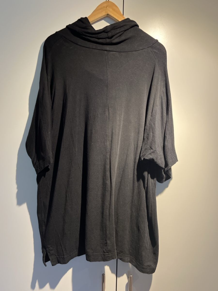 T-Shirts: Schwarzes LauRie Shirt Gr. 48 – Gebraucht aus Wallisellen von sarinavs 4