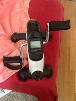 Mini Hometrainer Fitnessgerät Arm und Bein Pedal mit Display