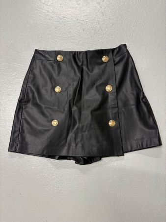 Zara Skort Gr. S schwarz Kunstleder Knöpfe Shorts high waist