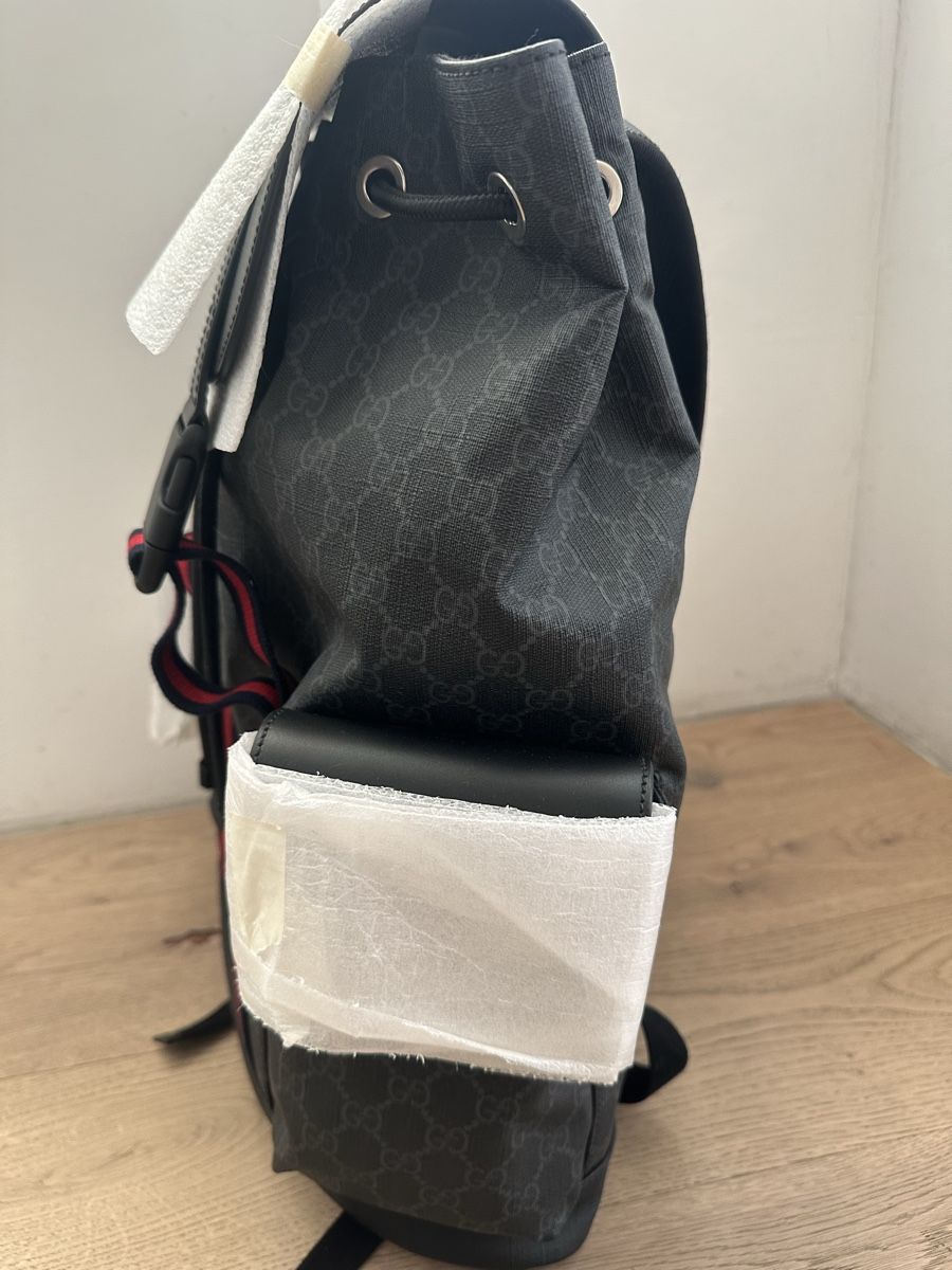 Gucci Zaini: Large Gg Supreme Canvas Backpack With Leather Accents – Usato da Walperswil venduto da 1pe_2rbz 4