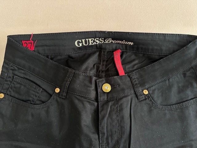 Guess Hosen: Guess pants – Gebraucht aus Dallenwil von ZD2019 1