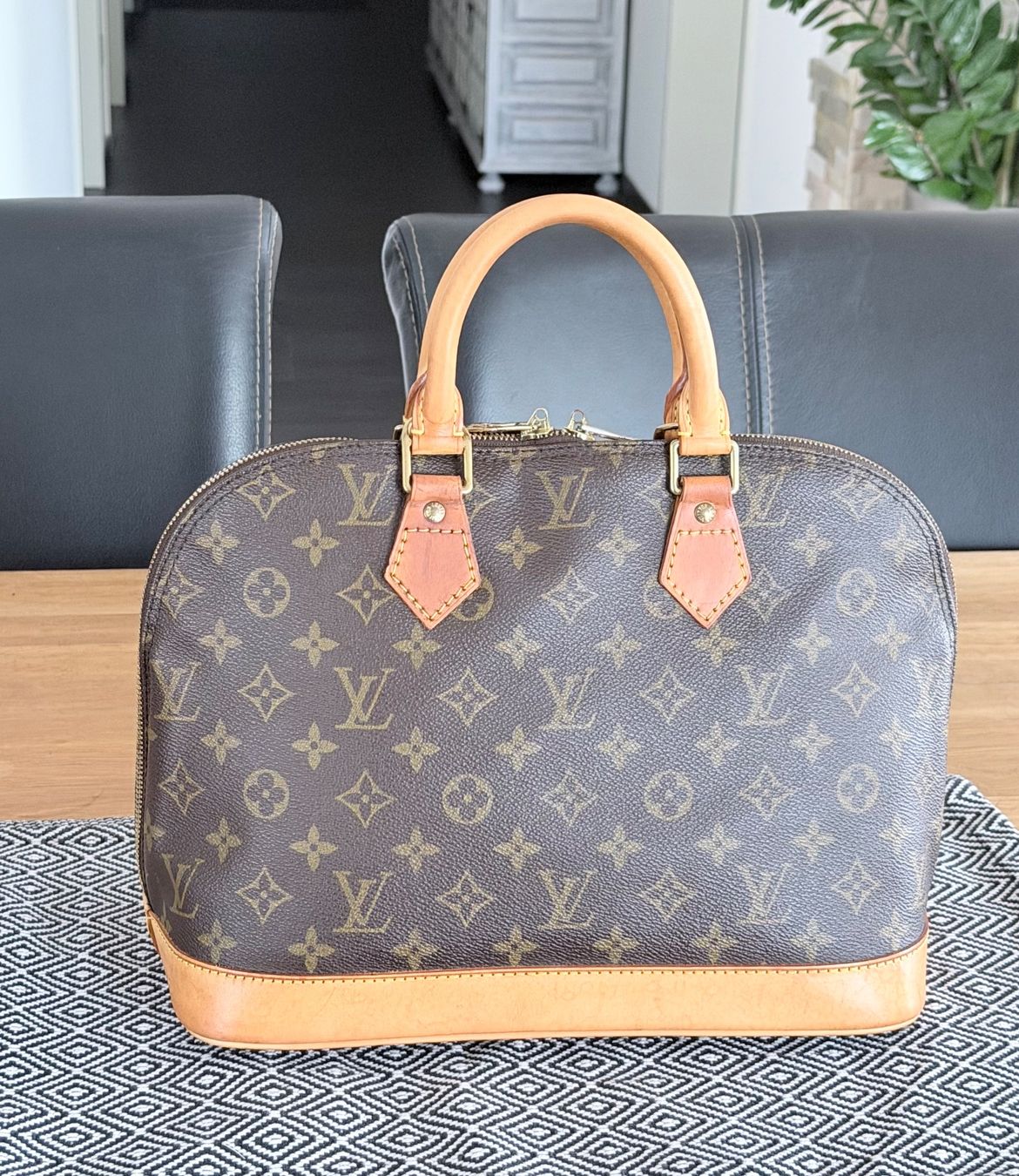 Louis Vuitton Taschen für Damen: Louis Vuitton Alma PM – Gebraucht aus Reinach AG von BisMad3 4