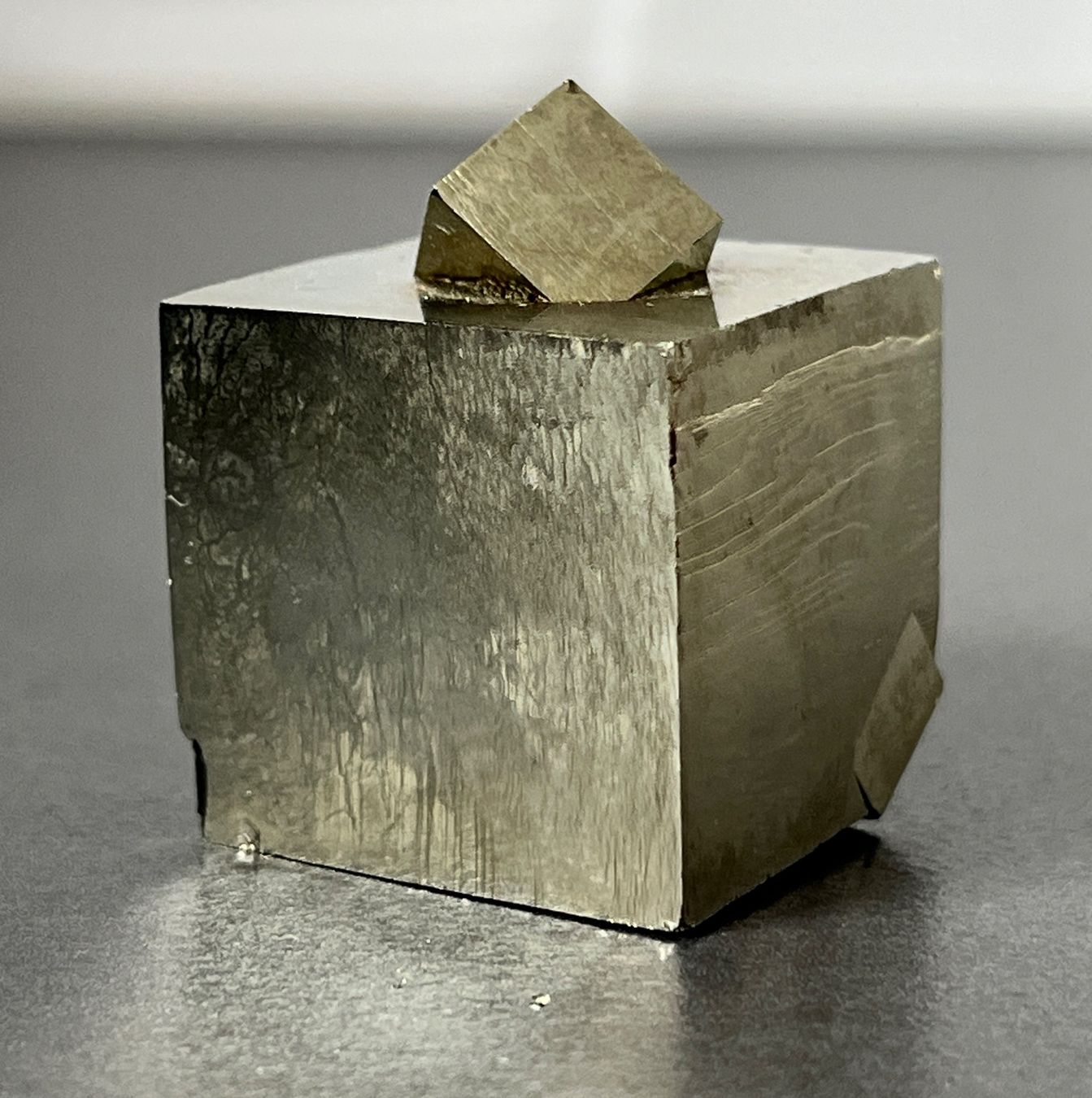 Minerali & Pietre curative: Superbe cube en pyrite, minéral décoratif – Usato da Chavornay venduto da HDesH
