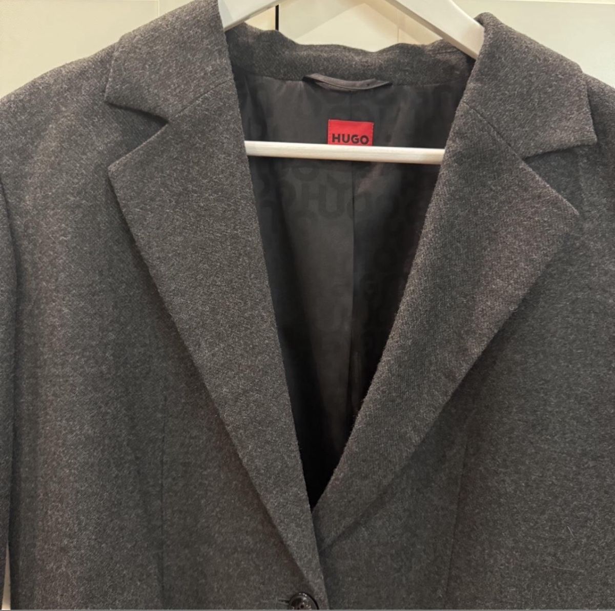 Hugo Boss Giacche: Hugo Boss Grey Blazer – Usato da Luzern venduto da Itsclaire 2