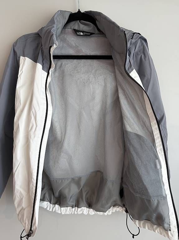 Vestes: The North Face Regen Jacke  – D'occasion à Unterseen par iry_78zl 1