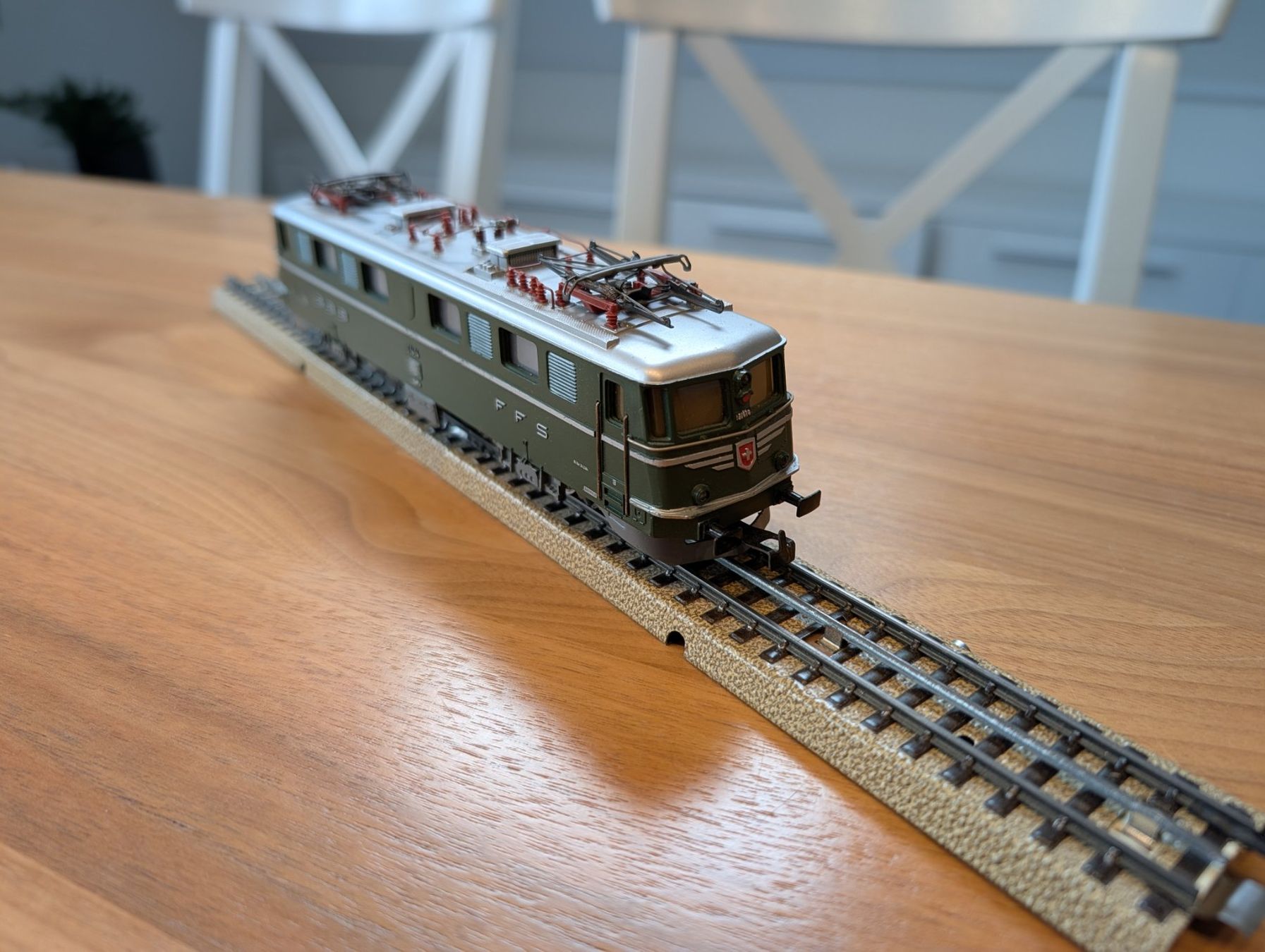 Märklin Modellini di ferrovie: Märklin H0 Ae 6/6, analog – Usato da Menzingen venduto da gessmenn 1