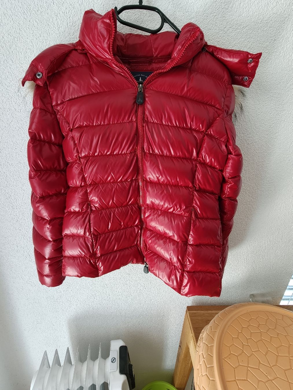Jott Vestes: JOTT Daunenjacke rot mit Echtpelz Grösse S – Neuf (Voir description) à Sulgen par pen_hf7f 1
